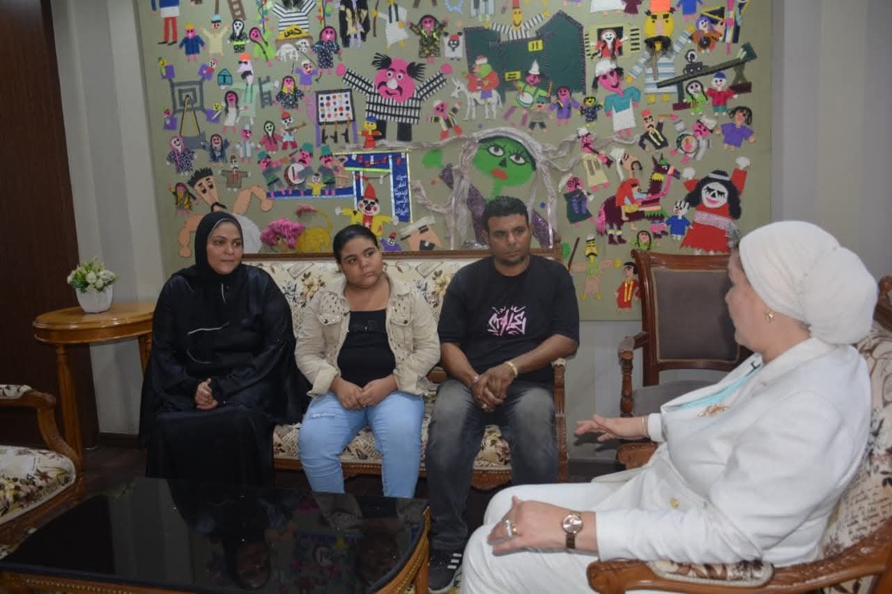 رئيسة القومي للطفولة والأمومة تكرم الطفلة «هايدي» وتنصبها سفيرة المجلس للرحمة تقديرًا لموقفها النبيل - الخليج الان