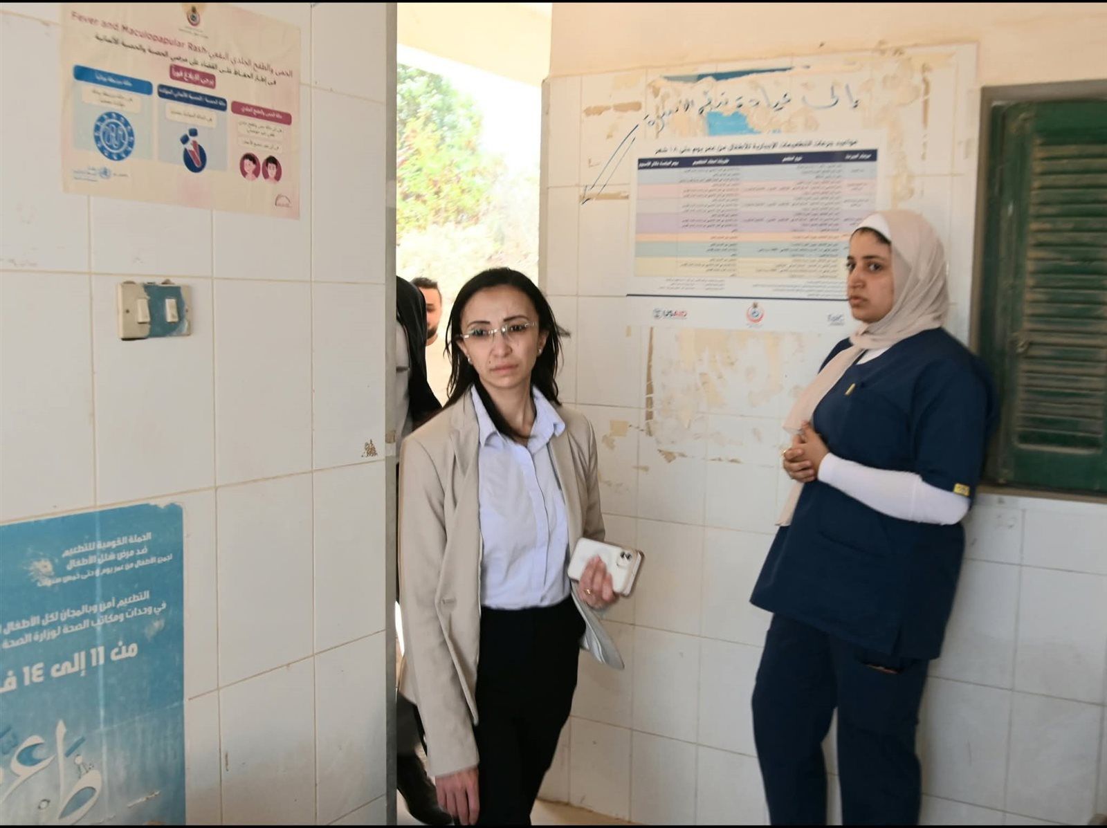 في جولة مفاجئة بقرى وادي النطرون.. محافظ البحيرة تتفقد الخدمات وتوجه برفع التراكمات وإزالة المخالفات - الخليج الان