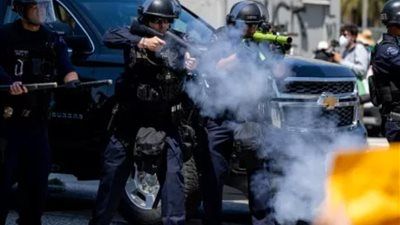 محكمة أمريكية تلزم شرطة لوس أنجلوس بدفع 2.2 مليون دولار تعويض لمتظاهر.. ما السبب؟ - الخليج الان