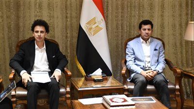 وزير الشباب والرياضة يناقش خطة الموسم السابع من شباب مشروع YLY - الخليج الان