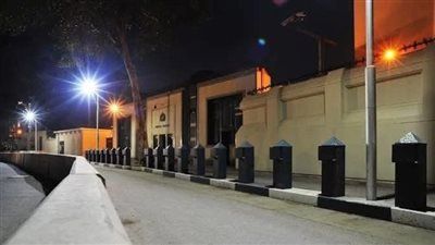 مصر تزيل الحواجز الخرسانية من أمام سفارة بريطانيا بالقاهرة رداً على واقعة لندن - الخليج الان