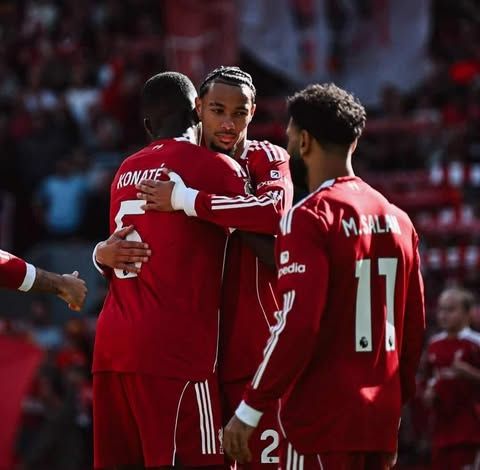 الصدارة في أمان: محمد صلاح يشارك في فوز ليفربول على أرسنال بهدف نظيف في الدوري الإنجليزي الممتاز - الخليج الان