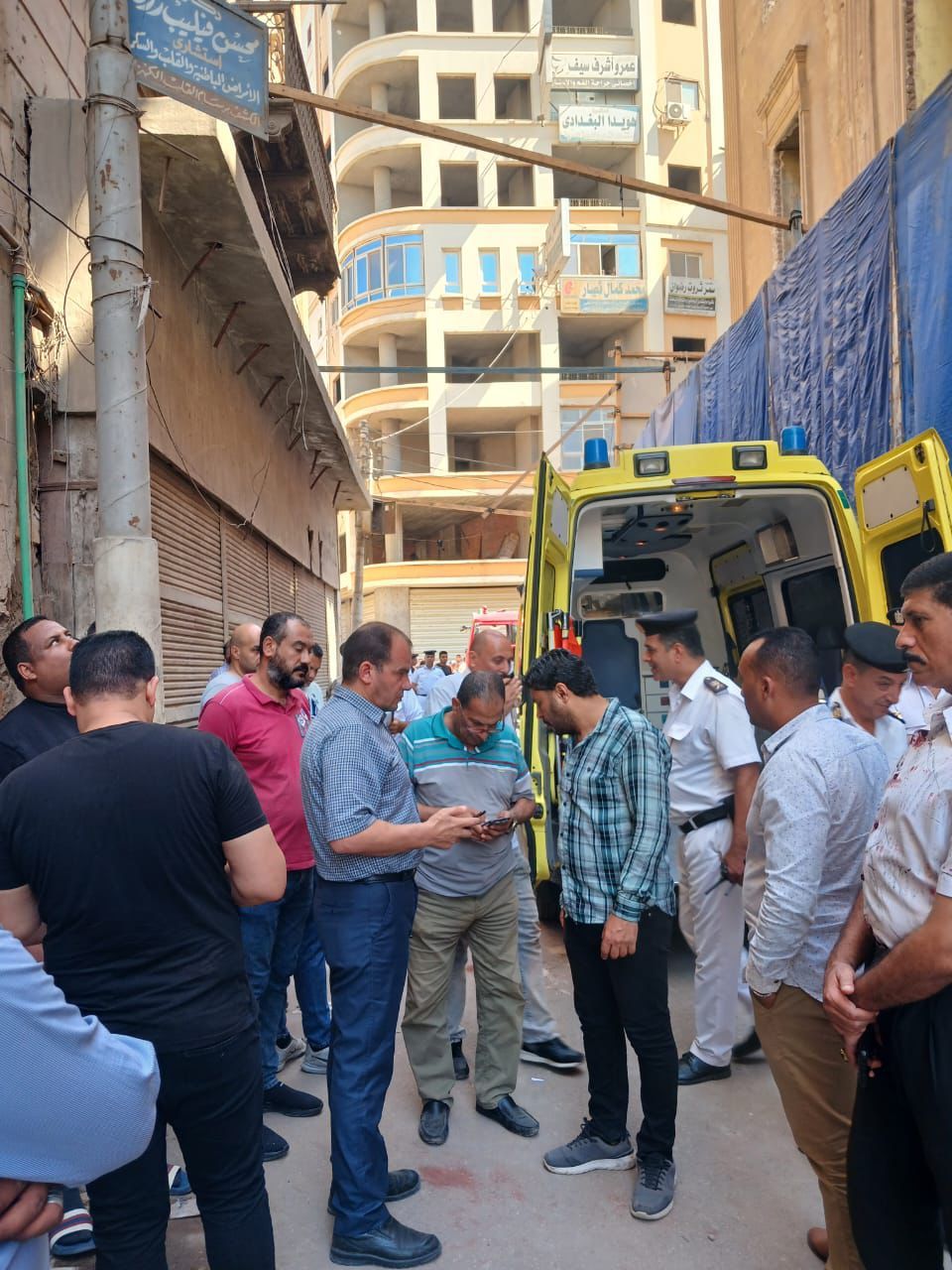 إصابة 3 عمال في انهيار عقار آيل للسقوط أثناء إزالته بالمنصورة - الخليج الان