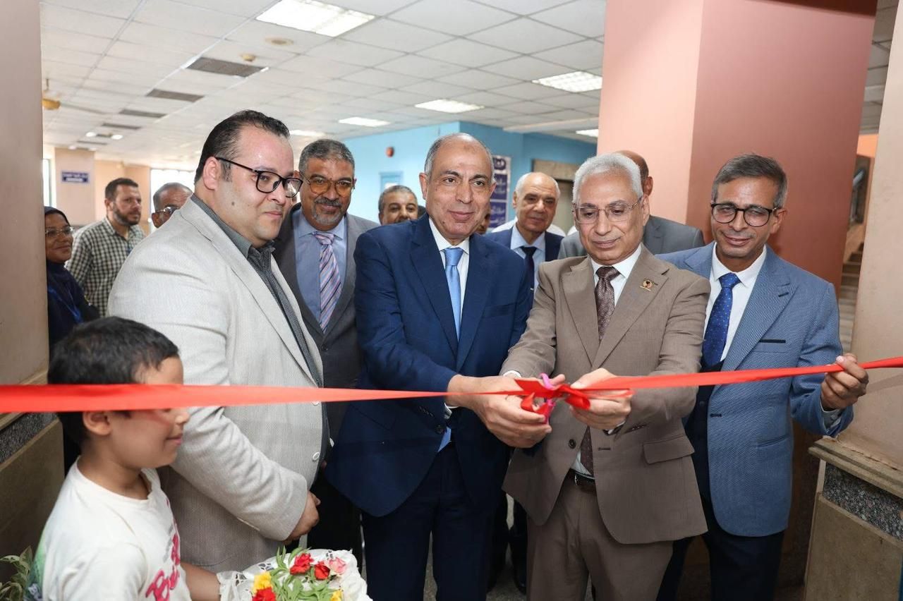 محافظ المنيا ورئيس الجامعة يفتتحان 65 وحدة جديدة بمستشفى طب الأسنان لدعم العملية التعليمية - الخليج الان