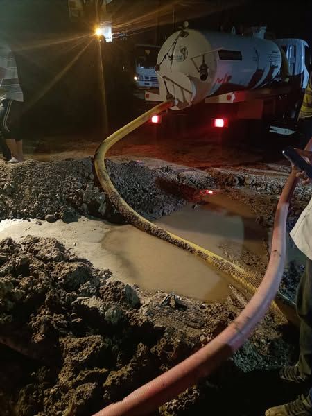 سكرتير عام محافظة الأقصر يتابع أعمال إصلاح كسر خط طرد الصرف الصحي بالحبيل - الخليج الان