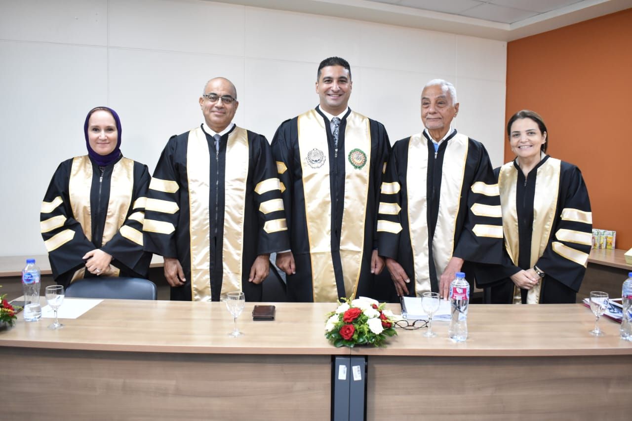 إدارة المصري تهنئ محمد موسى عضو المجلس لحصوله على درجة الدكتوراة - الخليج الان