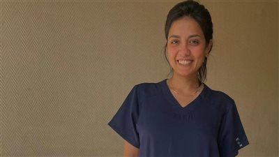 سهر الصايغ حديث السوشيال ميديا بسبب زي الأطباء.. فما القصة ؟ - الخليج الان