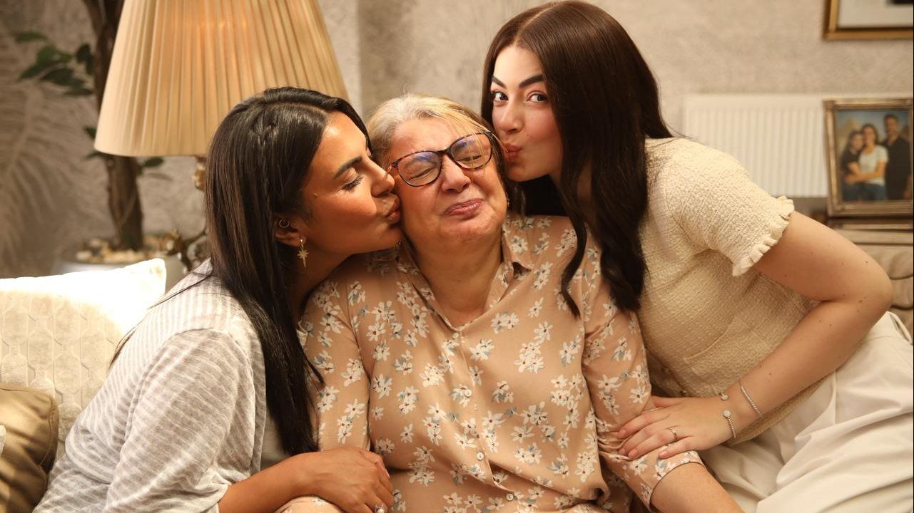 حكاية هند الحلقة الرابعة.. ليلى زاهر تحرر محضر في حازم إيهاب - الخليج الان