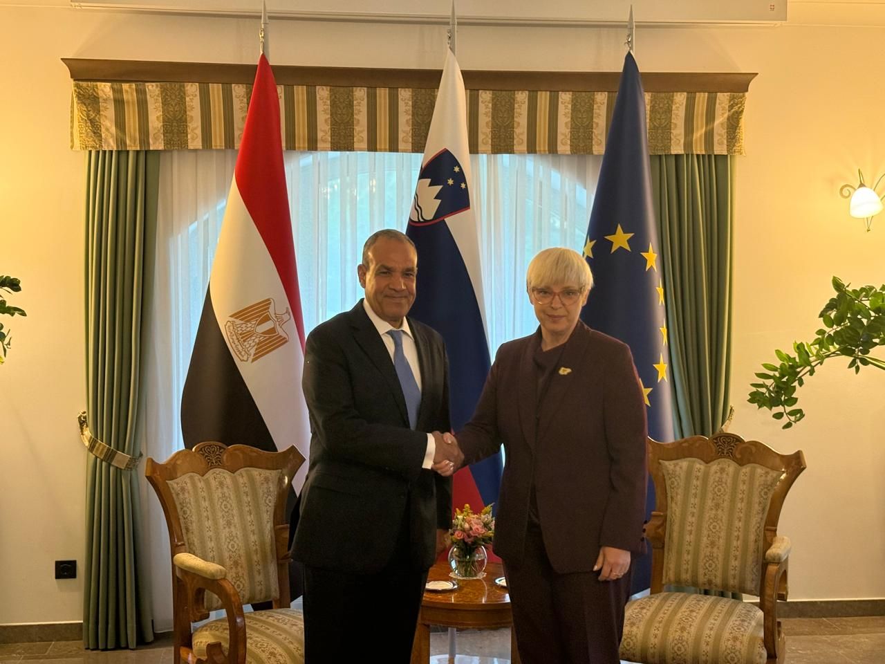 وزير الخارجية يدعو رئيسة سلوفينيا زيارة مصر وحضور حفل افتتاح المتحف المصري الكبير - الخليج الان