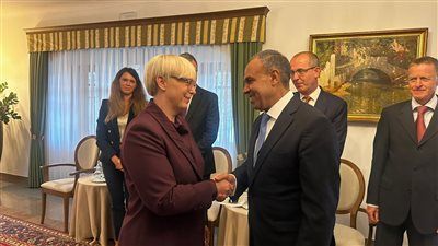 وزير الخارجية يدعو رئيسة سلوفينيا زيارة مصر وحضور حفل افتتاح المتحف المصري الكبير - الخليج الان