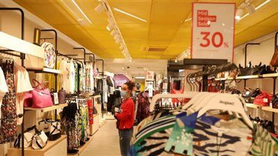 الخصومات مستمرة.. قرار بمد الأوكازيون الصيفي حتى نهاية سبتمبر 2025 - الخليج الان