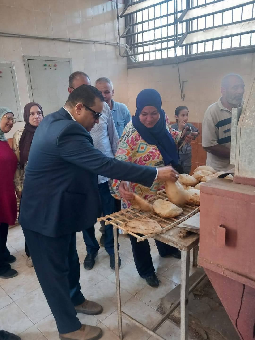 بعد توقف 15 سنة.. إعادة تشغيل مخبز مدرسة الفيوم الزراعية - الخليج الان