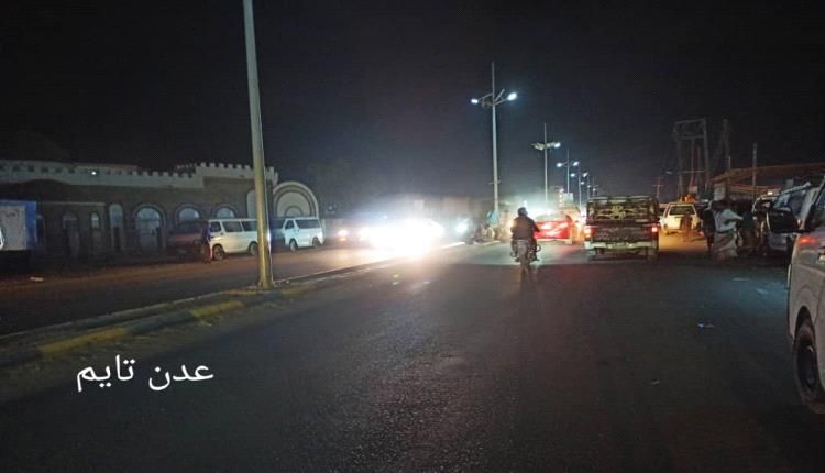 لحج.. اسبوعان من انقطاع الكهرباء وشهران من انقطاع رواتب الموظفين