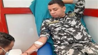 رجال الشرطة بمديرية أمن الأقصر يتبرعون بالدم خلال حملة مع قطاع الخدمات الطبية - الخليج الان