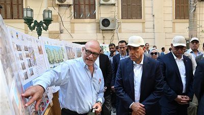 رئيس الوزراء يتفقد مشروع تحسين الصورة البصرية للقاهرة الخديوية - الخليج الان