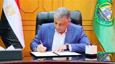 محافظة الإسماعيلية تدعم النادي الإسماعيلي بـ 5 ملايين جنيه لصرف مستحقات العاملين - الخليج الان