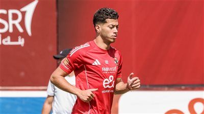 إمام عاشور يشارك في مباراة ودية أمام فريق الشباب - الخليج الان