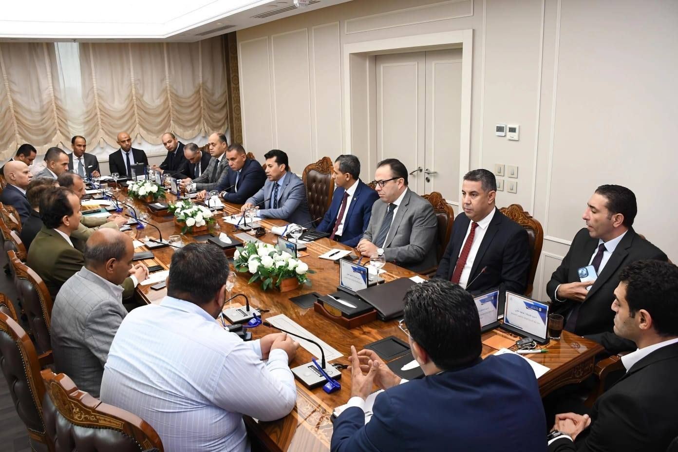 وزير الرياضة: الاجتماعات مع مسؤلي الأندية الخاصة والشركات ما زالت مستمرة لضمان توفيق الاوضاع بما يضمن الارتقاء بالرياضة المصرية - الخليج الان