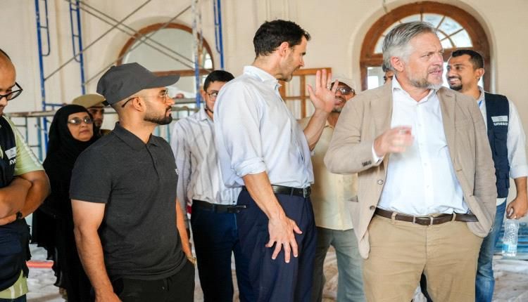 سفير الاتحاد الأوروبي يتفقد مشاريع ترميم المواقع التاريخية في صيرة بعدن