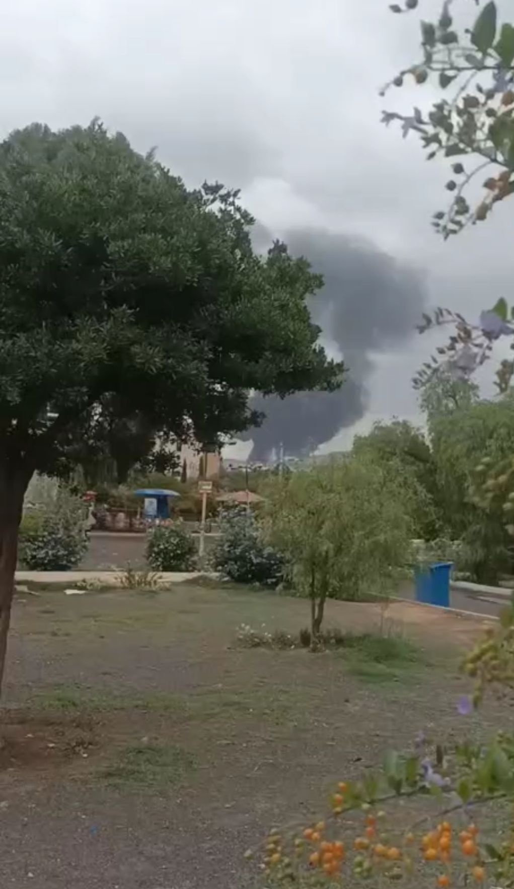 «بعد الهجوم على قطر».. إسرائيل تشن غارات عنيفة على العاصمة اليمنية صنعاء والجيش يكشف تفاصيل الهجوم - الخليج الان