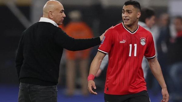 كواليس جلسة حسام حسن مع مصطفى محمد خلال العودة من بوركينا فاسو - الخليج الان