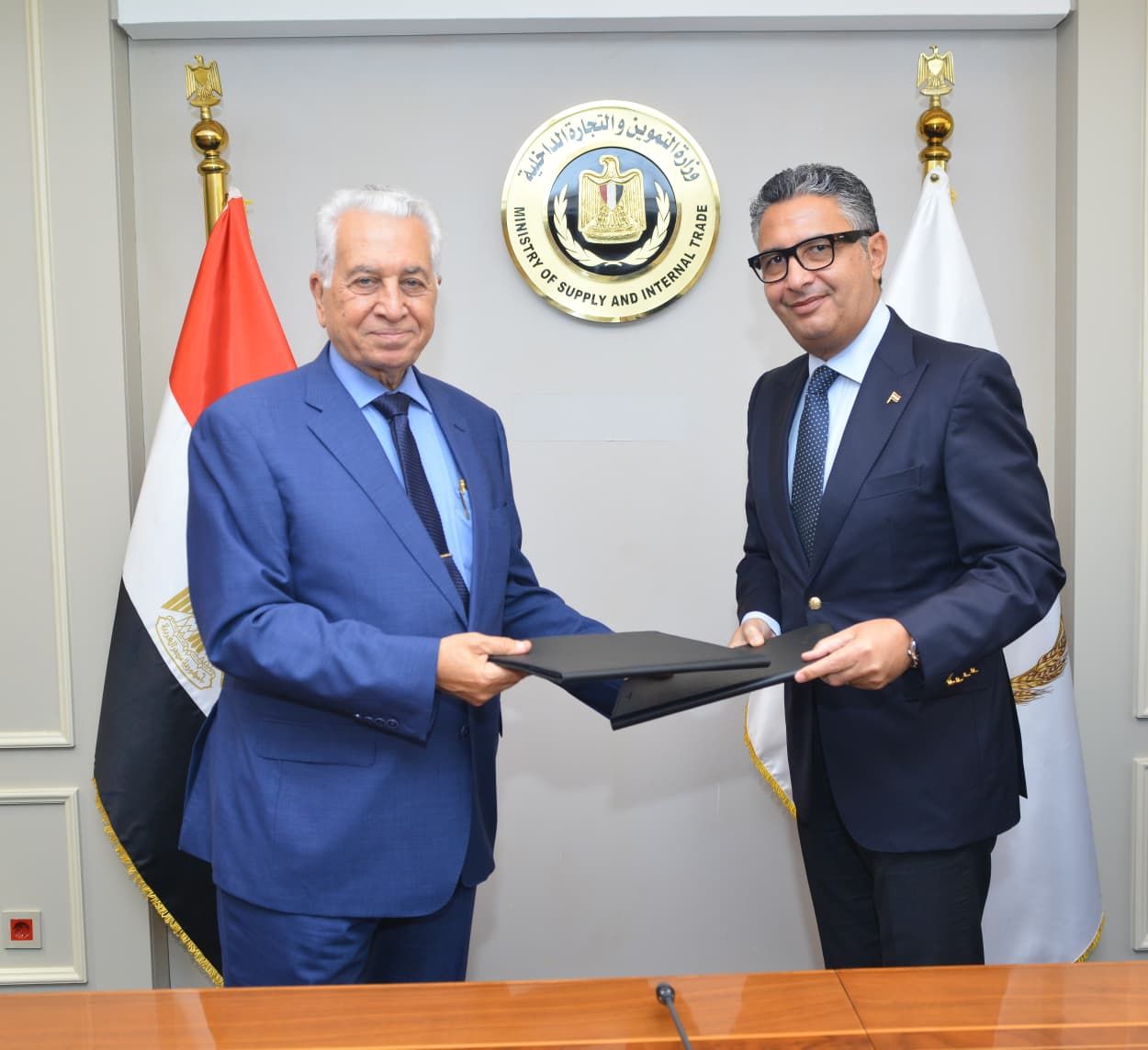 وزارة التموين توقع بروتوكول تعاون مع الأكاديمية العربية لتأهيل الكوادر البشرية - الخليج الان