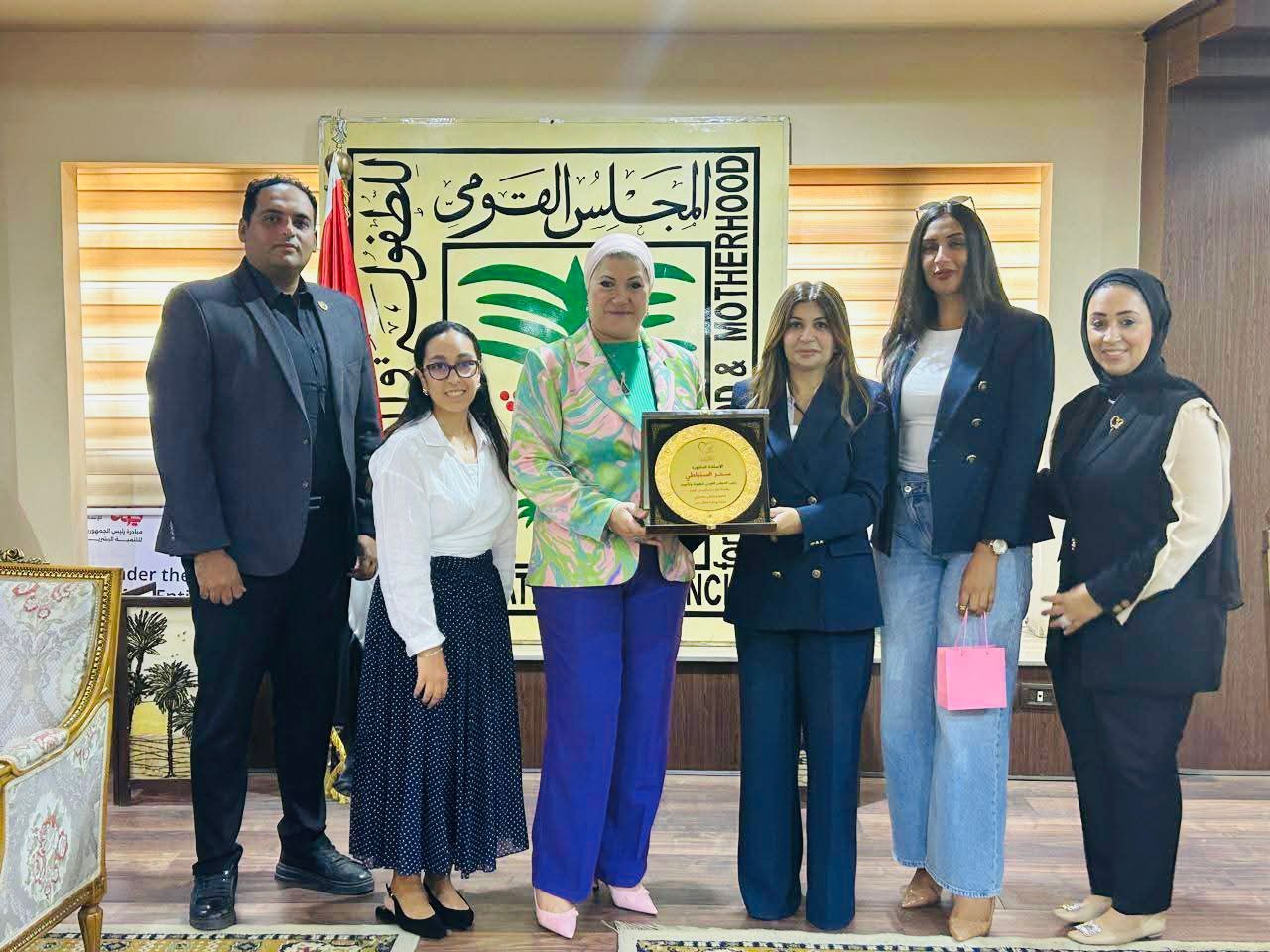 تقديرا لدورها البارز في دعم حقوق الأطفال والأمهات... أنتي الأهم تكرم رئيسة المجلس القومي للطفولة والأمومة - الخليج الان