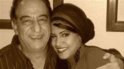 هختصم لأي حد كفرني.. لمياء راتب تعبر عن غضبها بسبب التعليقات على ذكرى والدها - الخليج الان