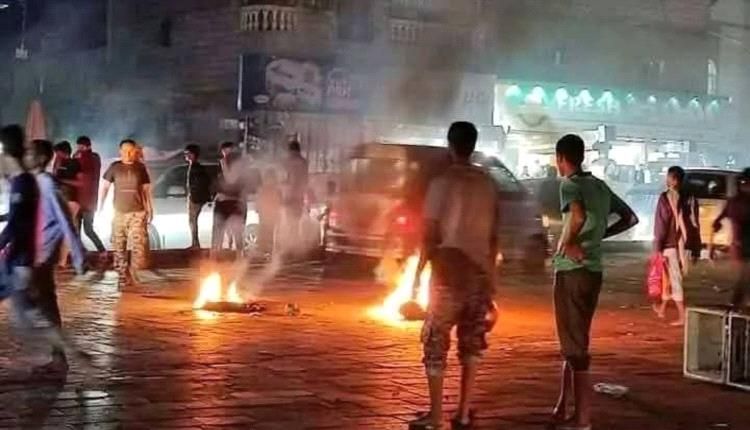 تصاعد الأصوات المطالبة بتحسين خدمة الكهرباء في عدن