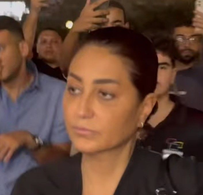 في عزاء عمرو ستين.. أول ظهور لـ وفاء عامر بعد حبس مروة بنت مبارك - الخليج الان