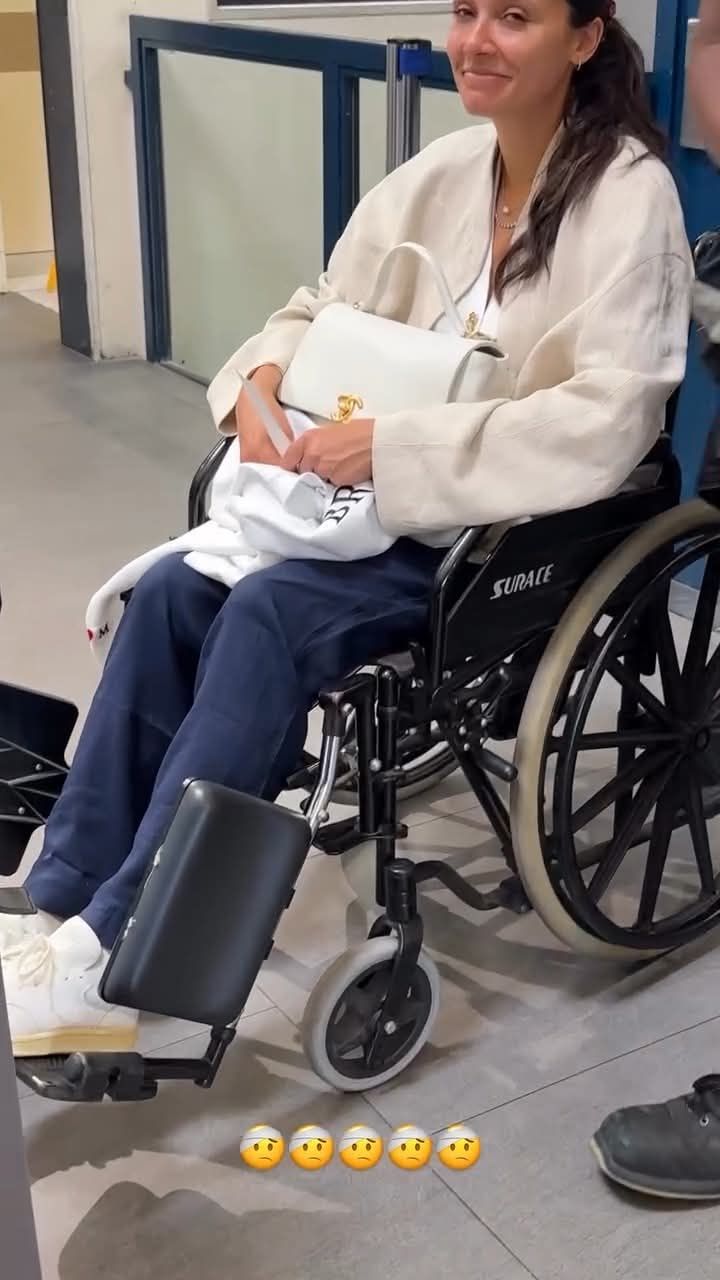 بعد أيام من زفافهما.. ظهور زوجة مينا مسعود على كرسي متحرك |صور - الخليج الان