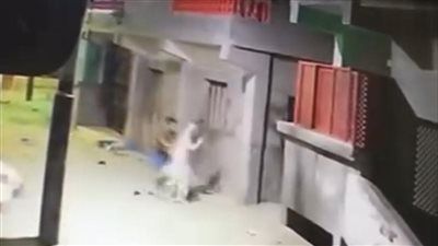 طالبة تمريض بالدقهلية تتعرض لاعتداء أمام منزلها.. وغضب واسع بعد تداول فيديو الواقعة - الخليج الان