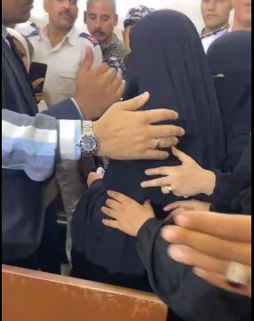 تأجيل جلسة محاكمة زوجة الأب المتهمة بقتل أطفال دلجا الـ6 ووالدهم - الخليج الان