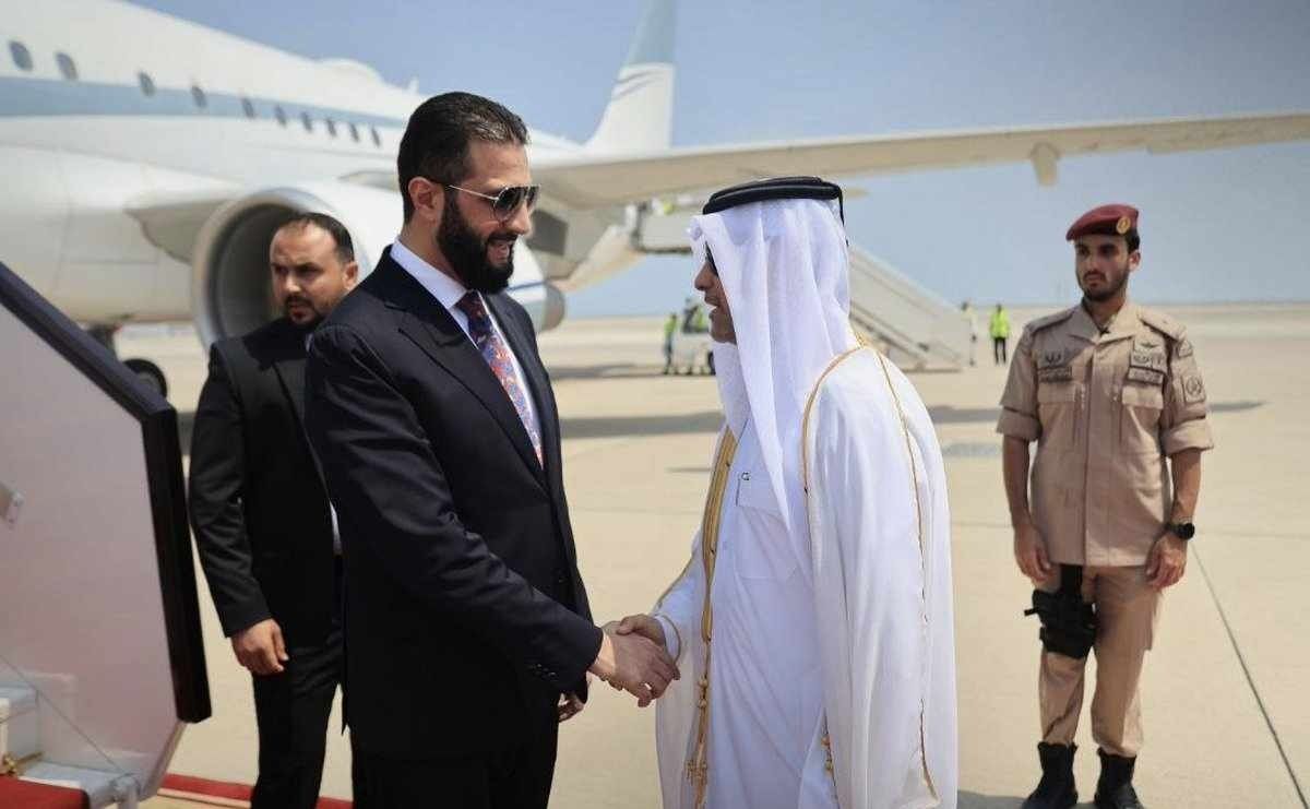 على رأسهم الرئيس السيسي.. لقطات من وصول القادة العرب للمشاركة في قمة الدوحة الاستثنائية - الخليج الان