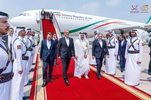 على رأسهم الرئيس السيسي.. لقطات من وصول القادة العرب للمشاركة في قمة الدوحة الاستثنائية - الخليج الان