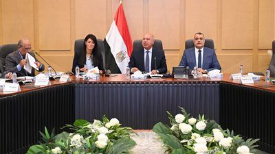 وزير الصناعة والنقل يترأس الاجتماع الثلاثين للمجموعة الوزارية للتنمية الصناعية - الخليج الان