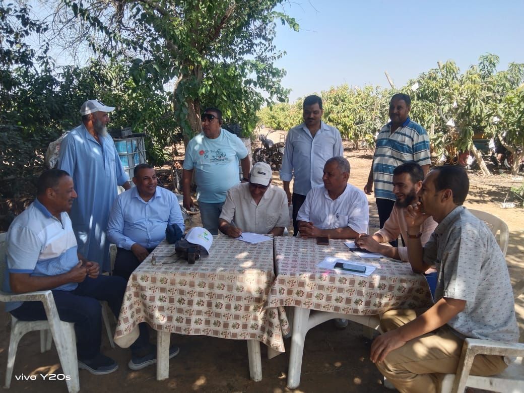 رئيس قطاع استصلاح الأراضي يتفقد جمعيات ومزارع قرى الاستصلاح بالنوبارية - الخليج الان