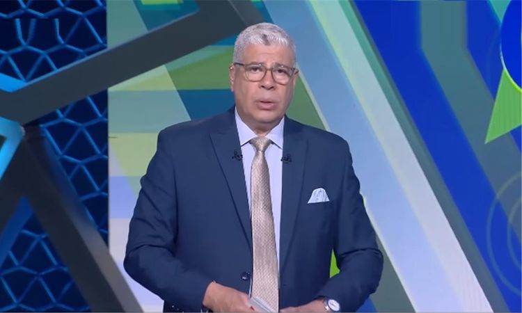 اجتماع سري بين لاعبي الأهلي.. أزمة العقود تشعل غرفة الملابس