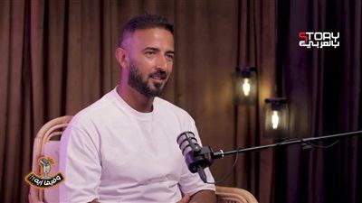 محمد مهران: نفسي مشهد وفاة والدي يتمسح من حياتي وعقلي ابتدى مؤخرا ينسى حاجات - الخليج الان