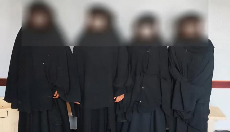 أمن عدن يطيح بعصابة نسائية احترفت النشل في الأسواق