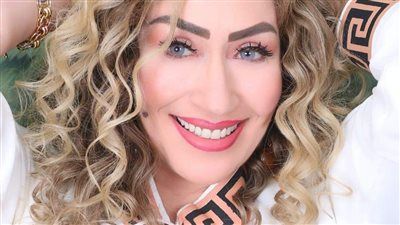 إيناس مكي تنهار من البكاء خلال حديثها عن والدتها: بقرالها قرآن كل يوم - الخليج الان