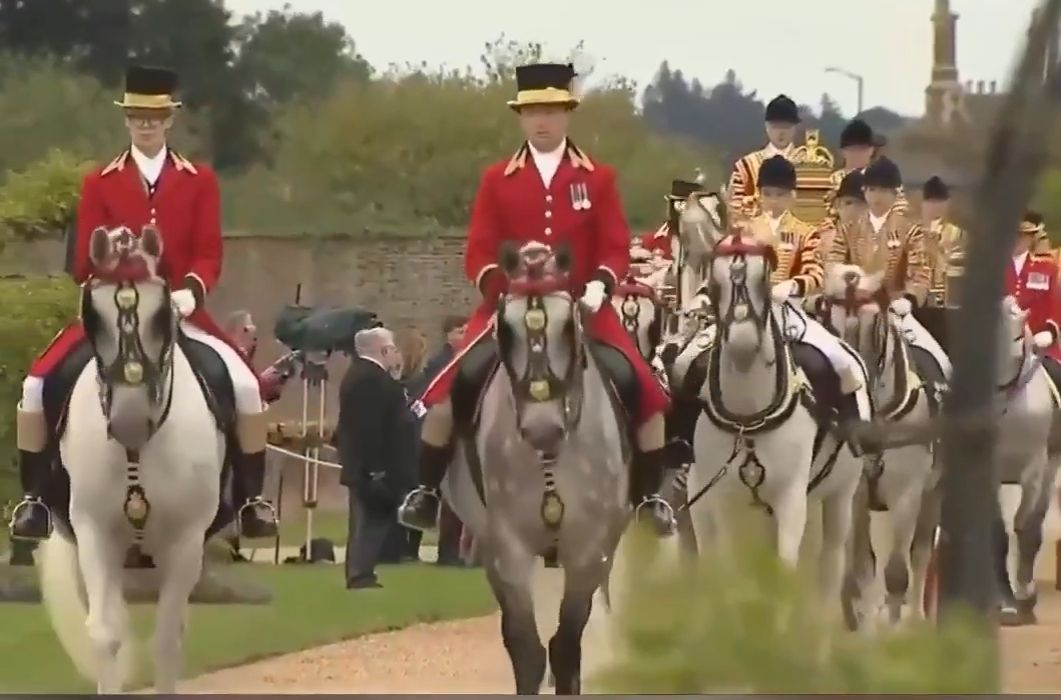 «استقبال ملكي لـ زعيم البيت الأبيض».. لماذا تعد زيارة ترامب إلى بريطانيا تاريخية؟ - الخليج الان