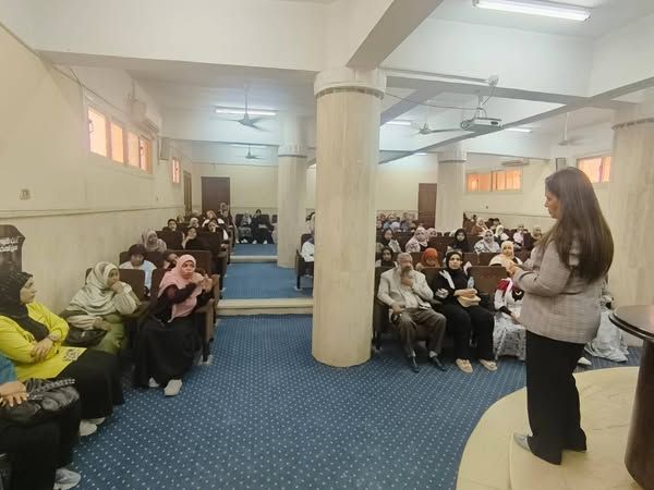 ندوة موسعة للتعريف بمنظومة التأمين الصحي الشامل بمجلس مدينة البياضية بالأقصر - الخليج الان