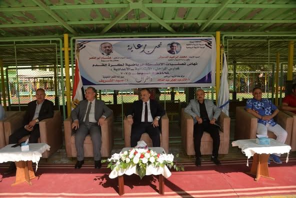 محافظ أسيوط يشهد نهائي دوري الإدارات التعليمية ويتوج الفائزين بكأس الأنشطة الصيفية 2025 - الخليج الان