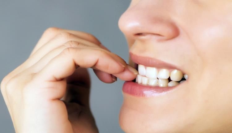 صدمة مؤلمة لمن يعتادون قضم اظافرهم !