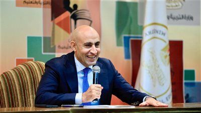 وزير التعليم يصدر قرارا وزاريا بشأن تطبيق نظام الدراسة والتقييم لطلاب المرحلة الثانوية - الخليج الان