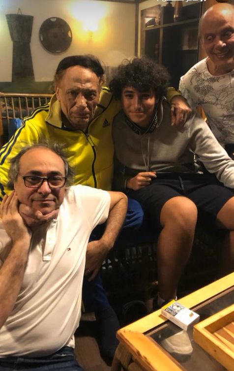 بعد غياب طويل.. اكرم السعدني يشارك أحدث ظهور لـ عادل إمام - الخليج الان