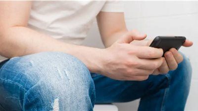 أهلاً بك في نادي البواسير.. عضويتك تبدأ من الدقيقة السادسة في الحمام - الخليج الان