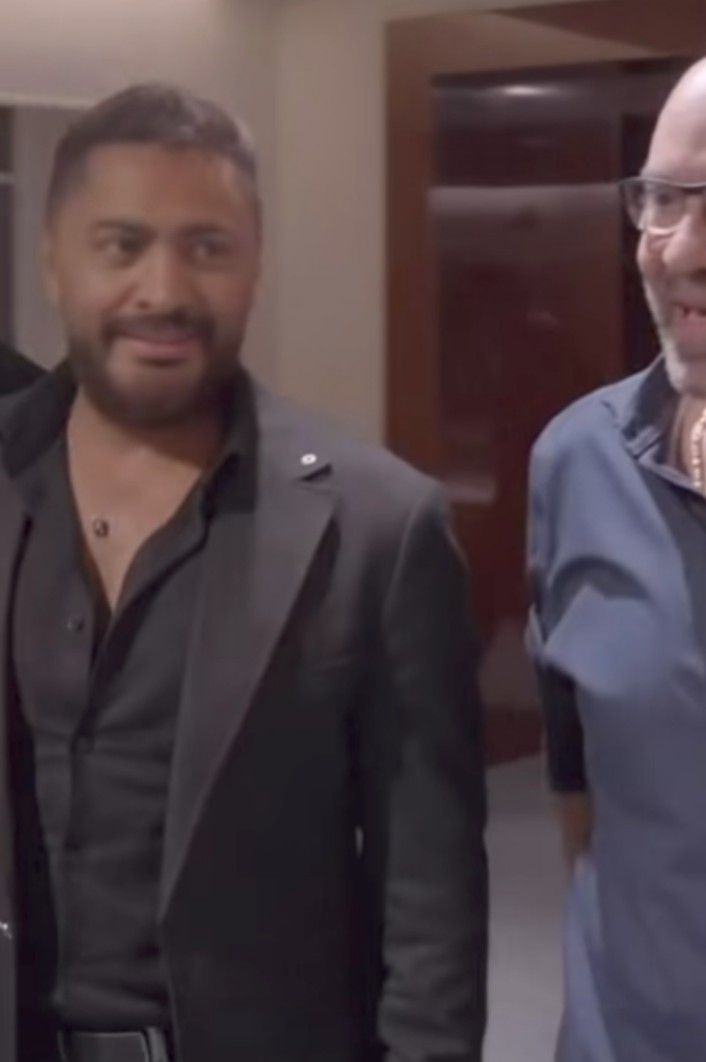 أول ظهور لـ تامر حسني بعد تعافيه من الكسر في قدمه.. صور - الخليج الان