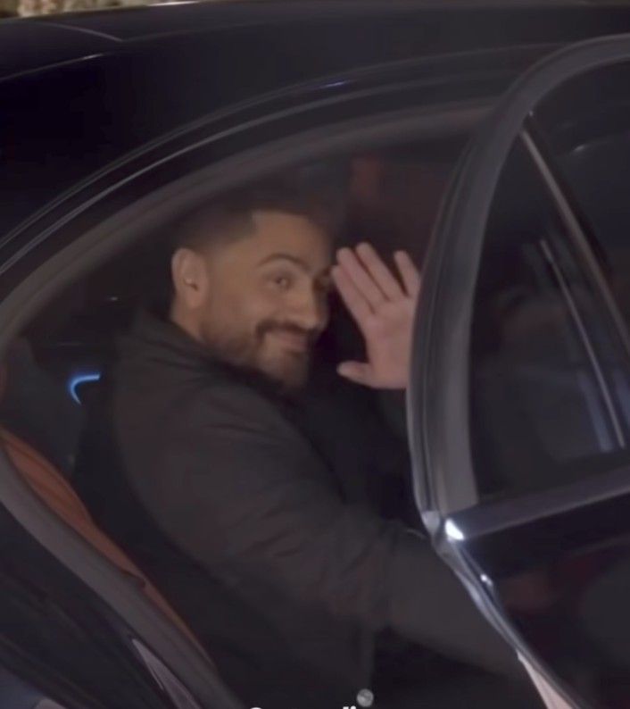 أول ظهور لـ تامر حسني بعد تعافيه من الكسر في قدمه.. صور - الخليج الان